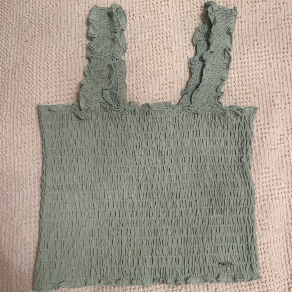 Hollister ruffled mint green cropped tank top. Size Medium. Never worn